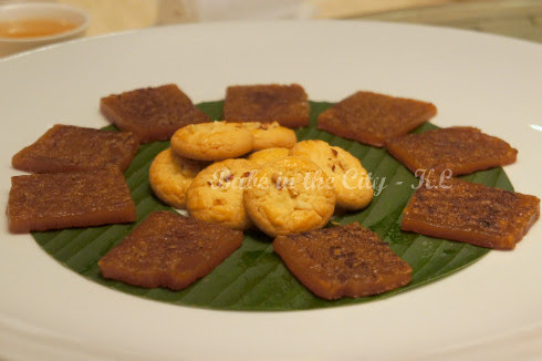 Pan Fried Traditional Rice Cake & Hazelnut Cookies