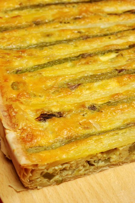white and green asparagus tart© by Haalo