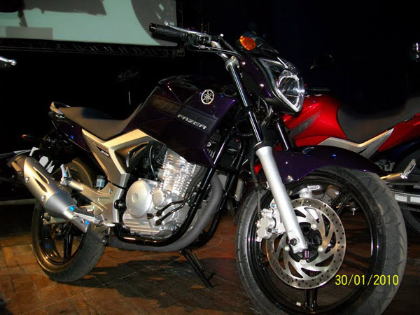clique para ampliar Yamaha YS250 Fazer 2011