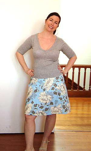 English: An A-line skirt, with top.