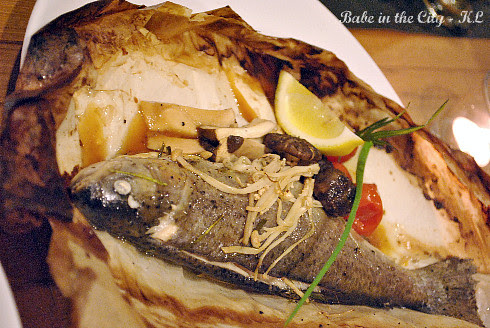 Rainbow Trout in Lime Leaf and Steam Rice (RM28)