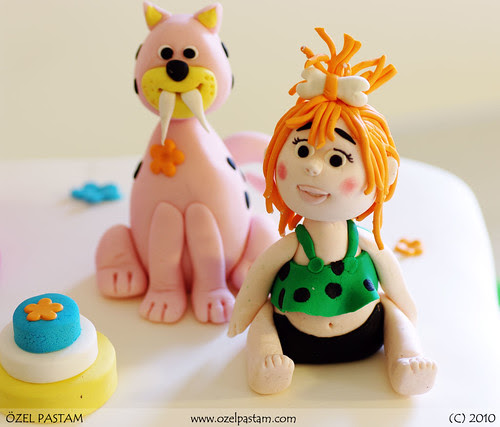 Çakmaktaşlar Çakıl ve Pisicik Pastası / Flintstones Cake