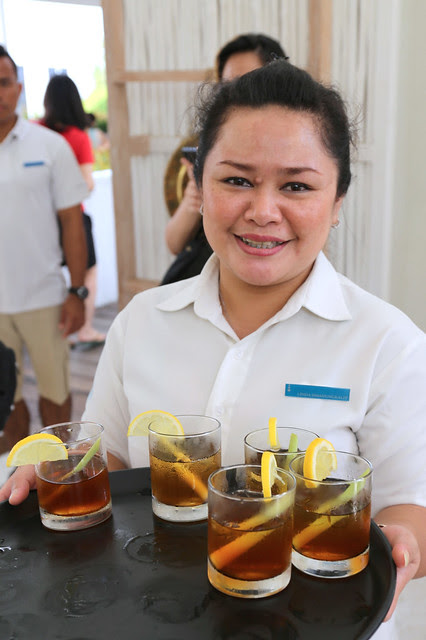 Warm Indonesian hospitality - a nice welcome drink served with a smile