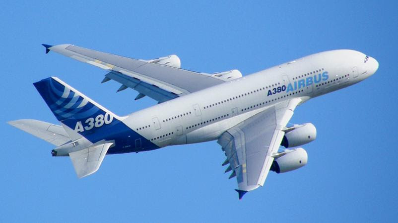 http://drakeghazal.files.wordpress.com/2007/10/airbus_a380_blue_sky.jpg