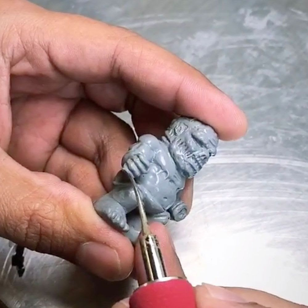 Retroband shrinks his MEATS figure keshi resin vinyl toy softvinyl