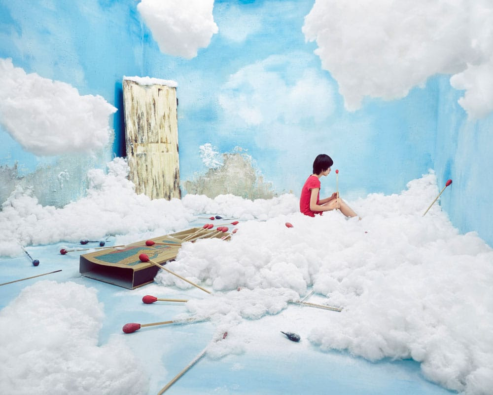 Artist JeeYoung Lee Converts Her Tiny Studio Into Absurdly Elaborate Non Digital Dreamscapes Artist JeeYoung Lee Converts Her Tiny Studio Into Absurdly Elaborate Non Digital Dreamscapes surreal installation
