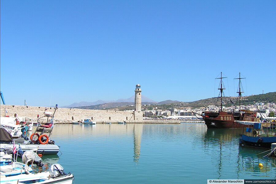 В венецианском порту Ретимно. Вид на маяк