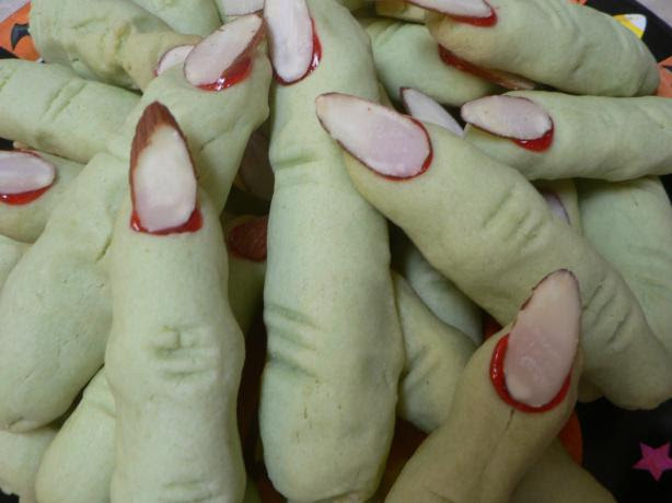 Severed Fingers Halloween Cookies. Photo by MamaLeigh