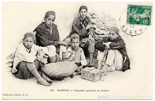 Street-Working Algerian Kids (1910)