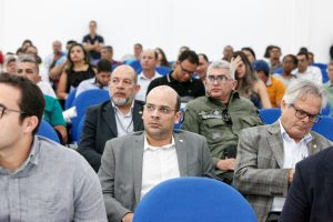 PARTICIPAÃÃO - Encontro reuniu representantes de órgãos estaduais, prefeituras, câmaras de vereadores, academia e sociedade civil. Foto: Evane Manço