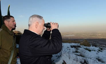 Netanyahu surveys Syrian border, Jan 13, 2011