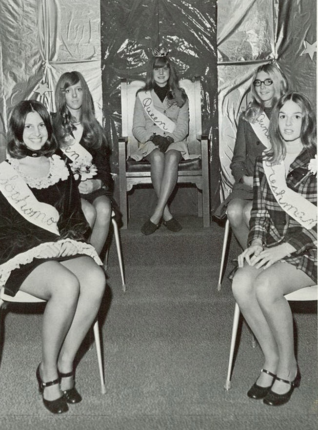 Mini Skirt Monday #132: Homecoming Queens.