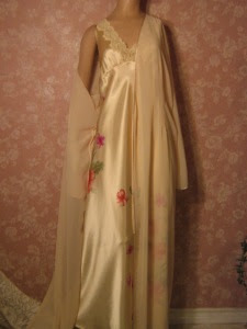 yellow liquid satin nightgown tropical floral chiffon peignoir robe set Large vintageoutlet.ecrater Valerie Stevens Liquid Satin Nightgown Chiffon Peignoir Set L floral detail embroidery