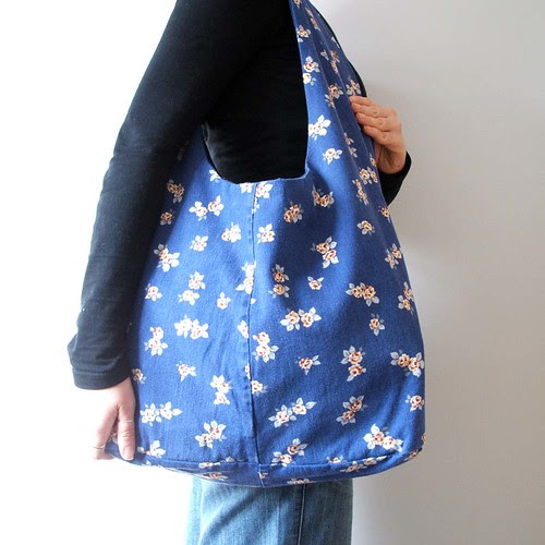 Reclaimed blue floral denim dilly bag