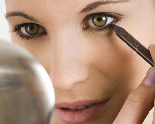 Eye Makeup For Small Eyes: Make Them Look Bigger How to Apply Makeup to Small Eyes (with Pictures) - wikiHow