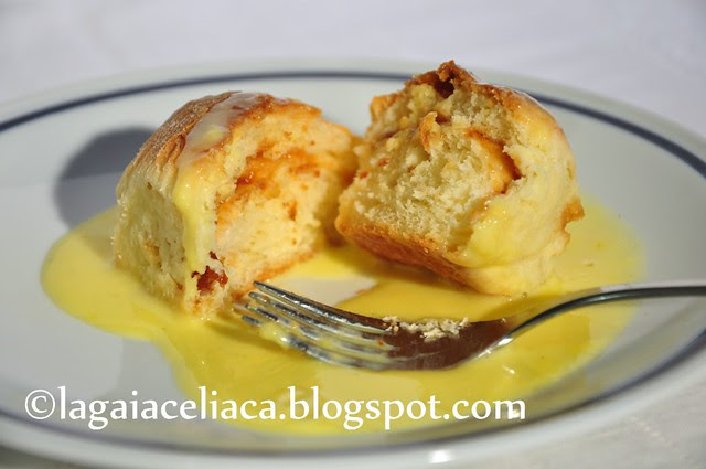 buchteln con crema inglese (danubio dolce)
