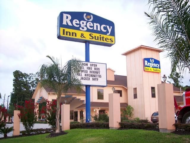 Regency Inn & Suites 8