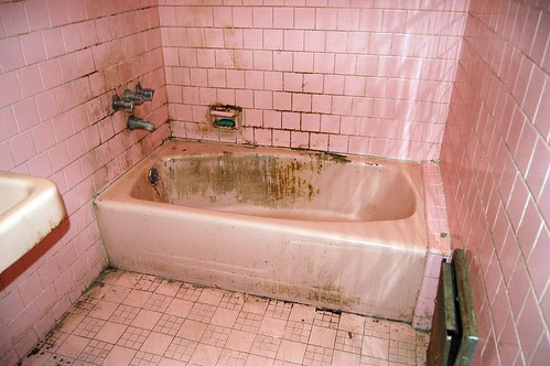 Parlor_BathroomPinkBrownTub2
