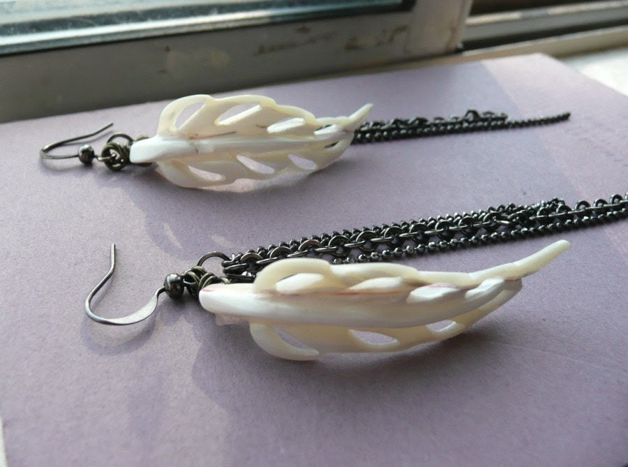 Carved Shell and Long Gunmetal Chain Dangle Earrings - White Feathers - Flowerleaf