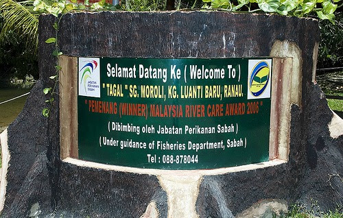 Spa Ikan di Sungai Moroli atau Tagal Luanti Sungai Moroli. Spa Ikan di Sungai Moroli atau Tagal Luanti Sungai Moroli.