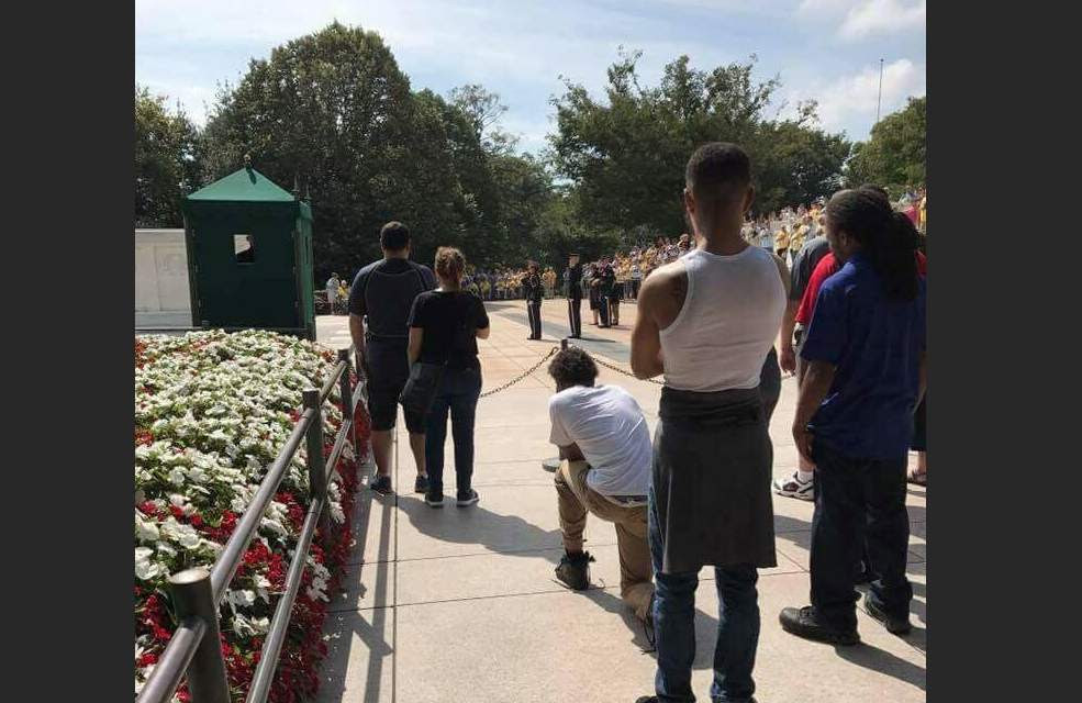 Picture of man kneeling during taps at Tomb of the Unknown Soldier is sparking outrage following NFL protests Featured