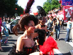 Madrid, Orgullo Gay 2007: la mujer elegante
