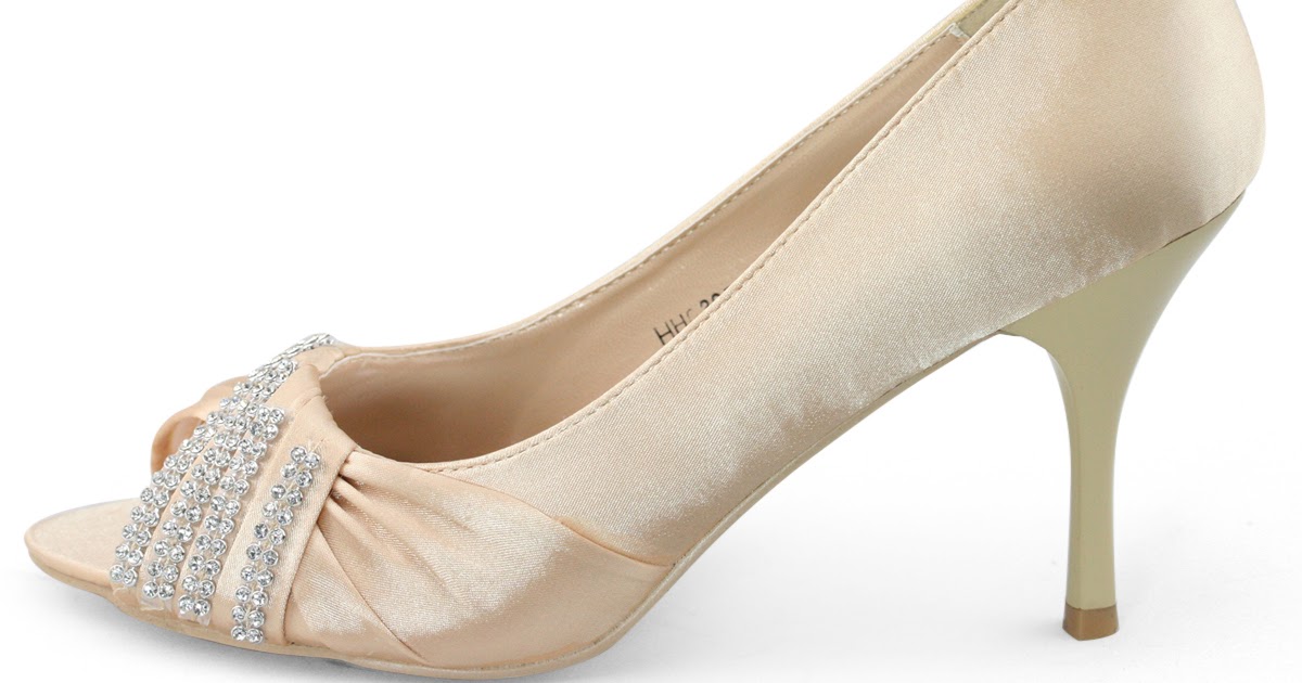 gown footwear