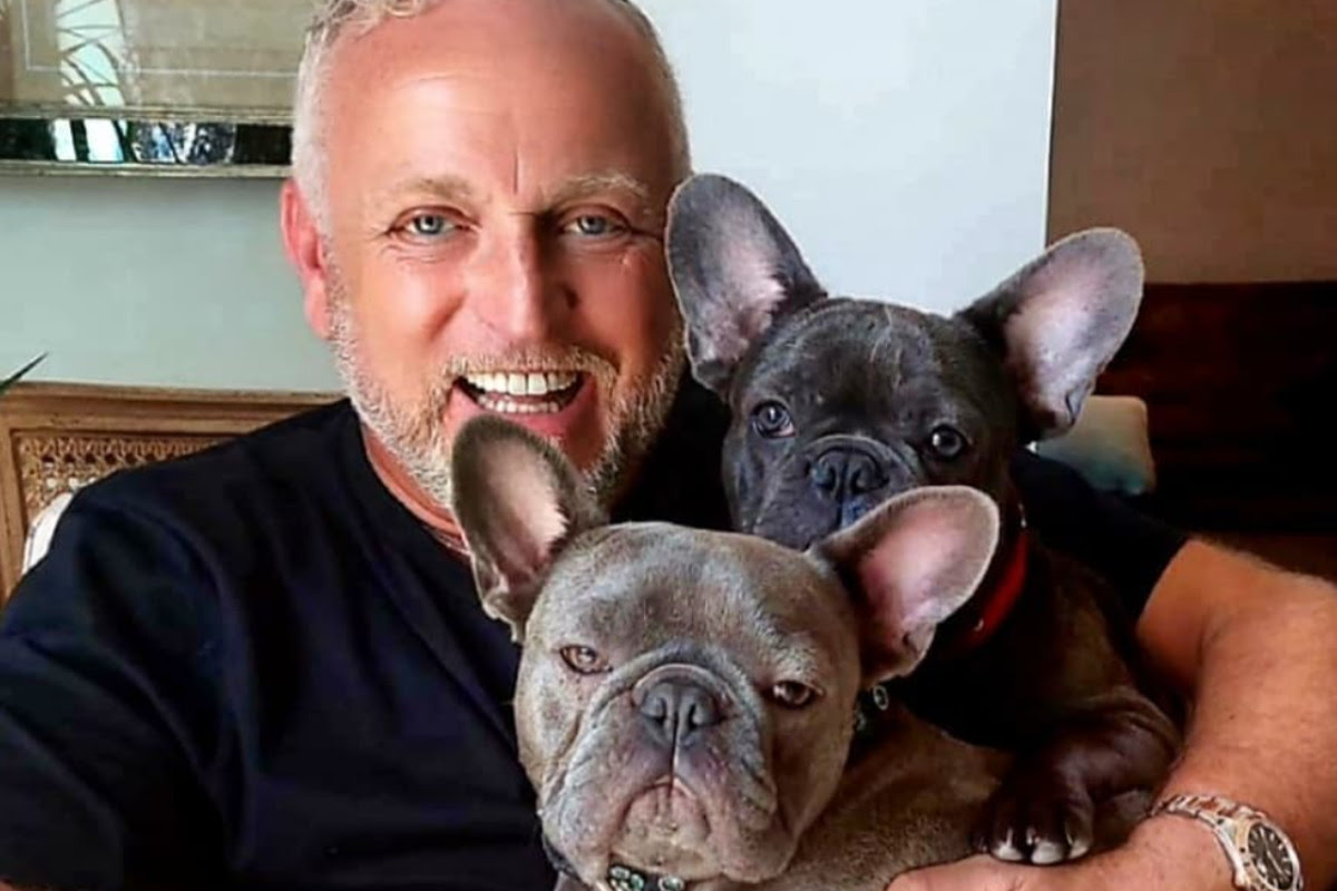 ZIEN: Gordon koopt huis voor zijn honden