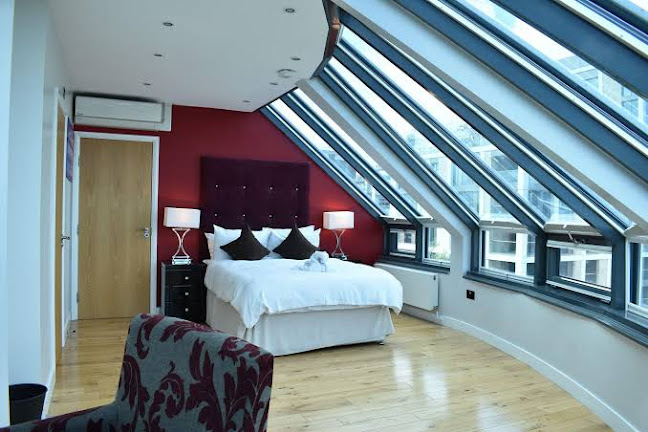 Reviews of Chelsea Bridge Apartments in London - Hotel