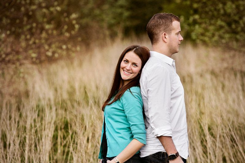 portrait photogrpahy of couple in field photo locationpotraits9PhilLynchPhotographer_zps5816d86e.jpg