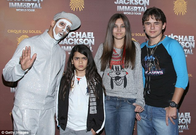 Uma mistura de emoções: Blanket parece menos convencido pelo evento do que seus irmãos