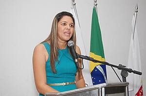 Vereadora quer criar ‘Dia Municipal da Esposa do Pastor’ Vereadora quer criar ‘Dia Municipal da Esposa do Pastor’