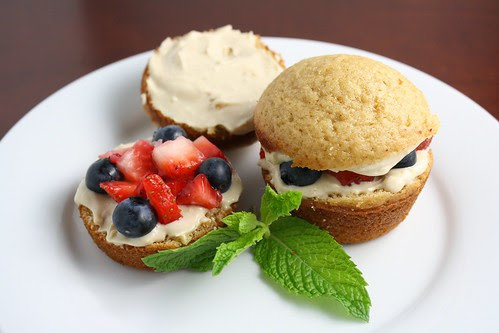 Brown Sugar Cakelets with Brown Sugar Cream Cheese Filling and Berries