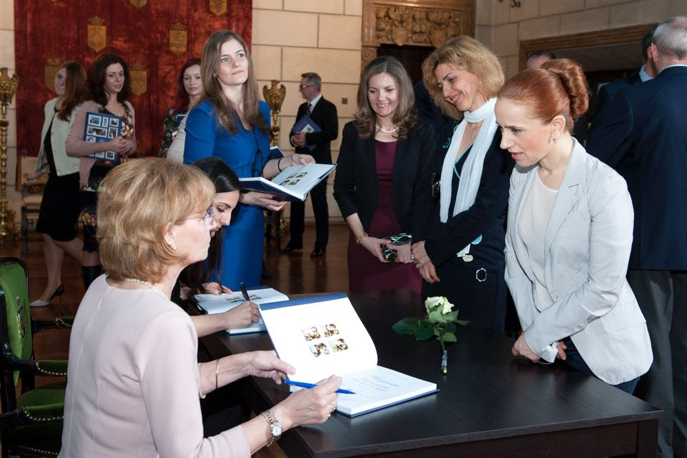 Palatul Elisabeta lansare Margareta marturia unui sfert de veac Palatul Elisabeta lansare Margareta marturia unui sfert de veac