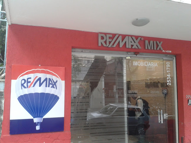 RE/MAX Mix