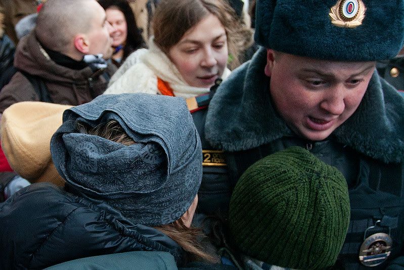 Геи против "Православных" у Думы. Часть 3