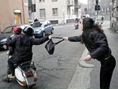 SCIPPATORI CONTRO PARACARRO