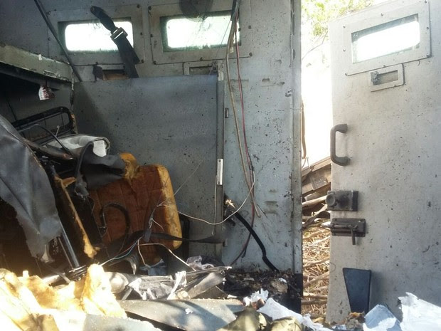 Carro forte foi explodido em Canto do Buriti (Foto: Divulgação/ Polícia Militar)
