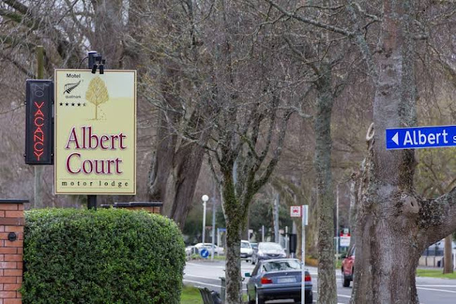 Albert Court Motor Lodge - Hotel