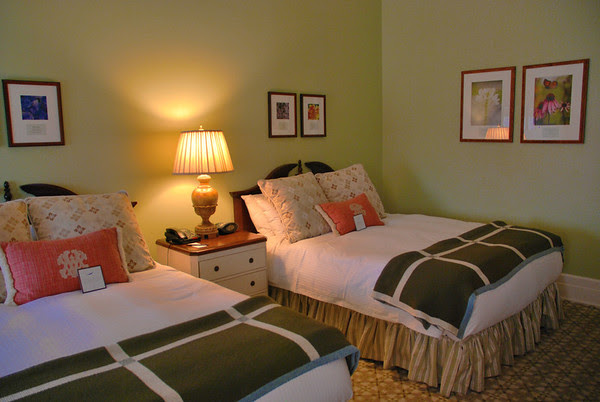 The Omni Mount Washington Resort: Historically Comfortable Elegance in ...