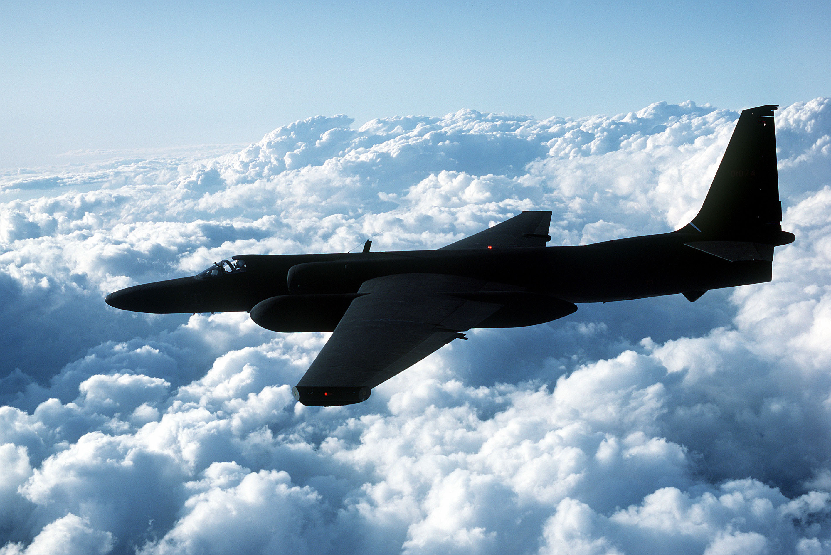 http://upload.wikimedia.org/wikipedia/commons/9/95/Usaf.u2.750pix.jpg?uselang=es