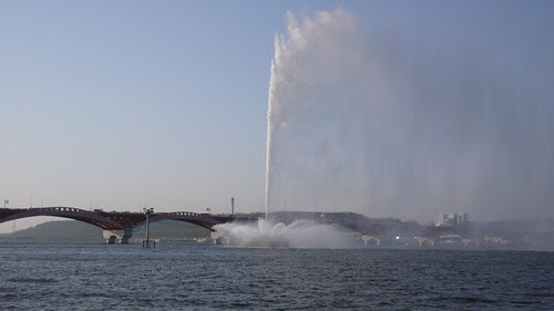 Han River fountain Seoul