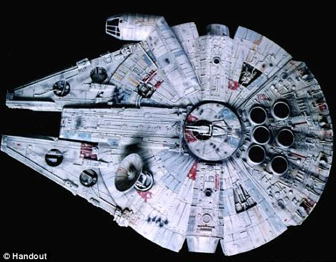 The sonar picture of the unidentified object resembles the famed Star Wars ship the Millennium Falcon
