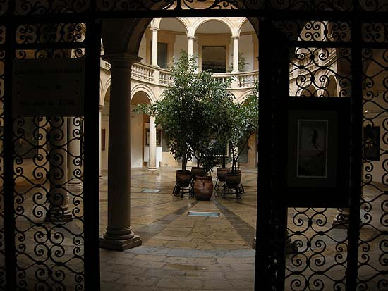 Palma de Mallorca, patio (inner courtyard)