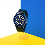 ミハラ ヤスヒロ×ウニマティックの腕時計 - ヴィンテージ加工を施したケース、バックにはロゴを刻印 - Fashion Press