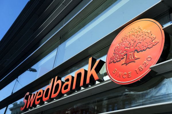 100 dienas līdz kodu karšu ēras beigām: kas jāzina Swedbank klientiem?