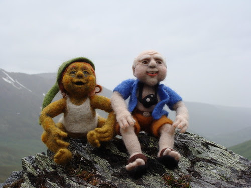 Hal the Tourist Cozies Up with a Local