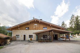 Campeggio Villaggio "Fiemme Village" - Piazzole e case mobili - Val di Fiemme