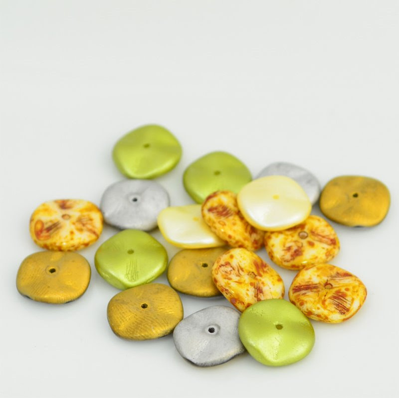 27800957-s45883 Shaped Glass - 12 mm Ripple Beads - Green Pirate Mix (18)