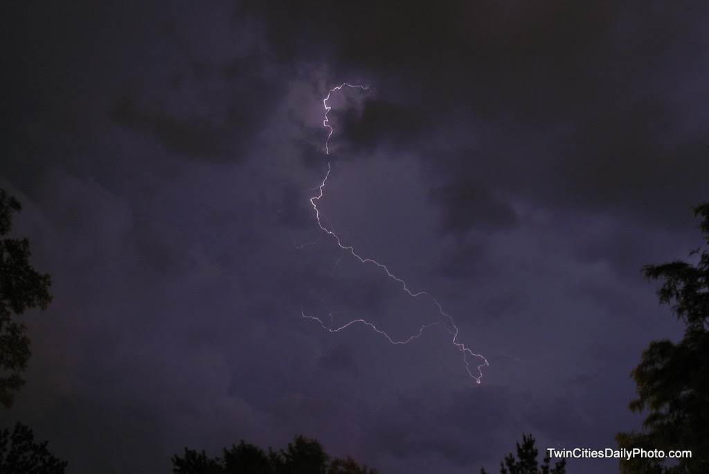 We had a great thunderstorm roll through the Twin Cities last evening. I hadn't realized there was so much lightning that went along with this storm before the rain hit.
